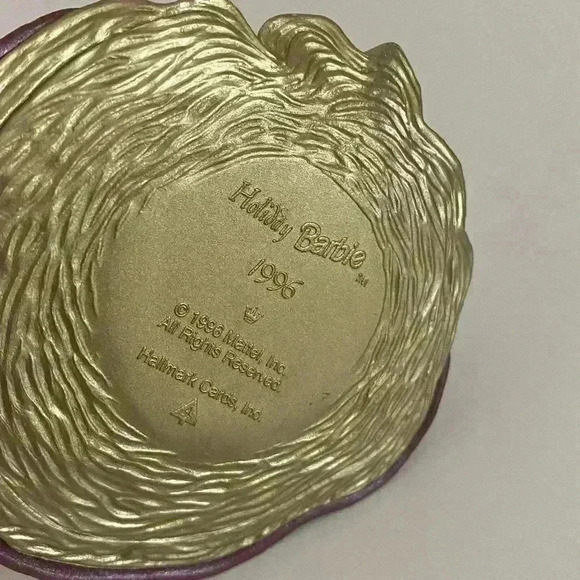 Hallmark Keepsake Ornament Holiday Barbie - Picture 13 of 13